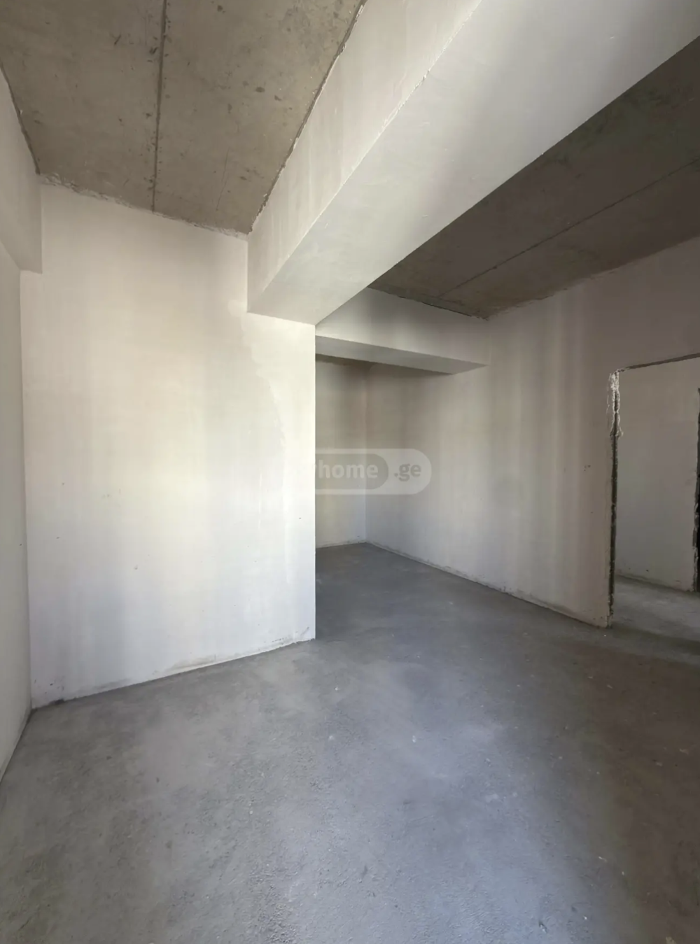 იყიდება 3 ოთახიანი ბინა ნუცუბიძის ფერდობზე